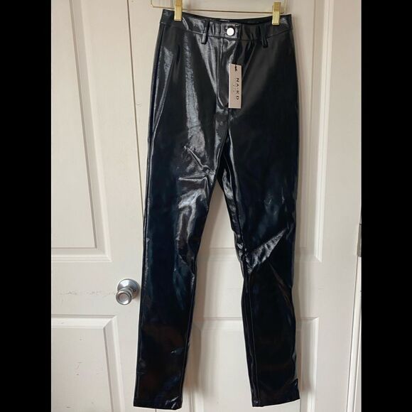 Fitted Vinyl Pants
NA-KD Party,Black - Picture 6 of 11